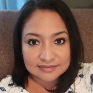 Meet your Posher, Yolanda